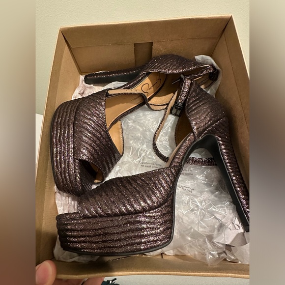 Jessica Simpson platform heels - Picture 7 of 10